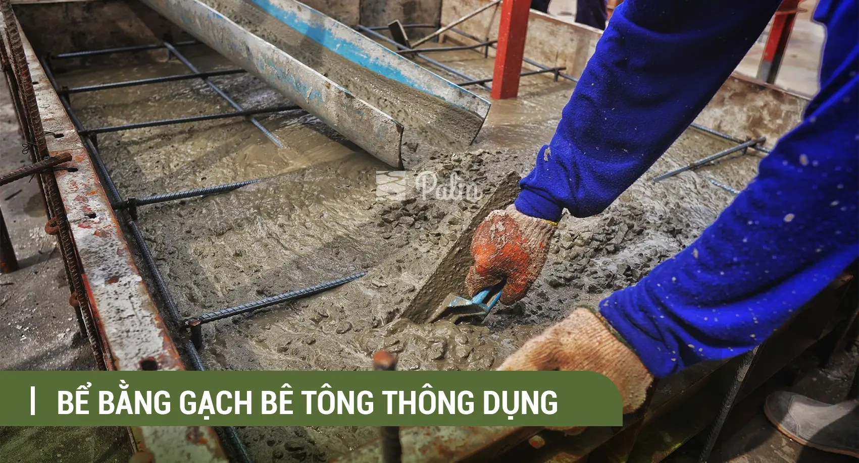 Bể bằng gạch bê tông đang được thi công